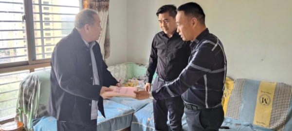 鑫岩公司为职工组织爱心捐款