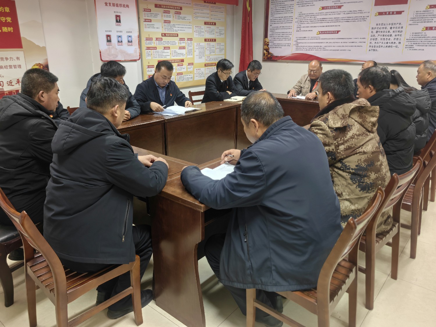 东大煤矿经营党支部开展诚信经营专题宣讲活动